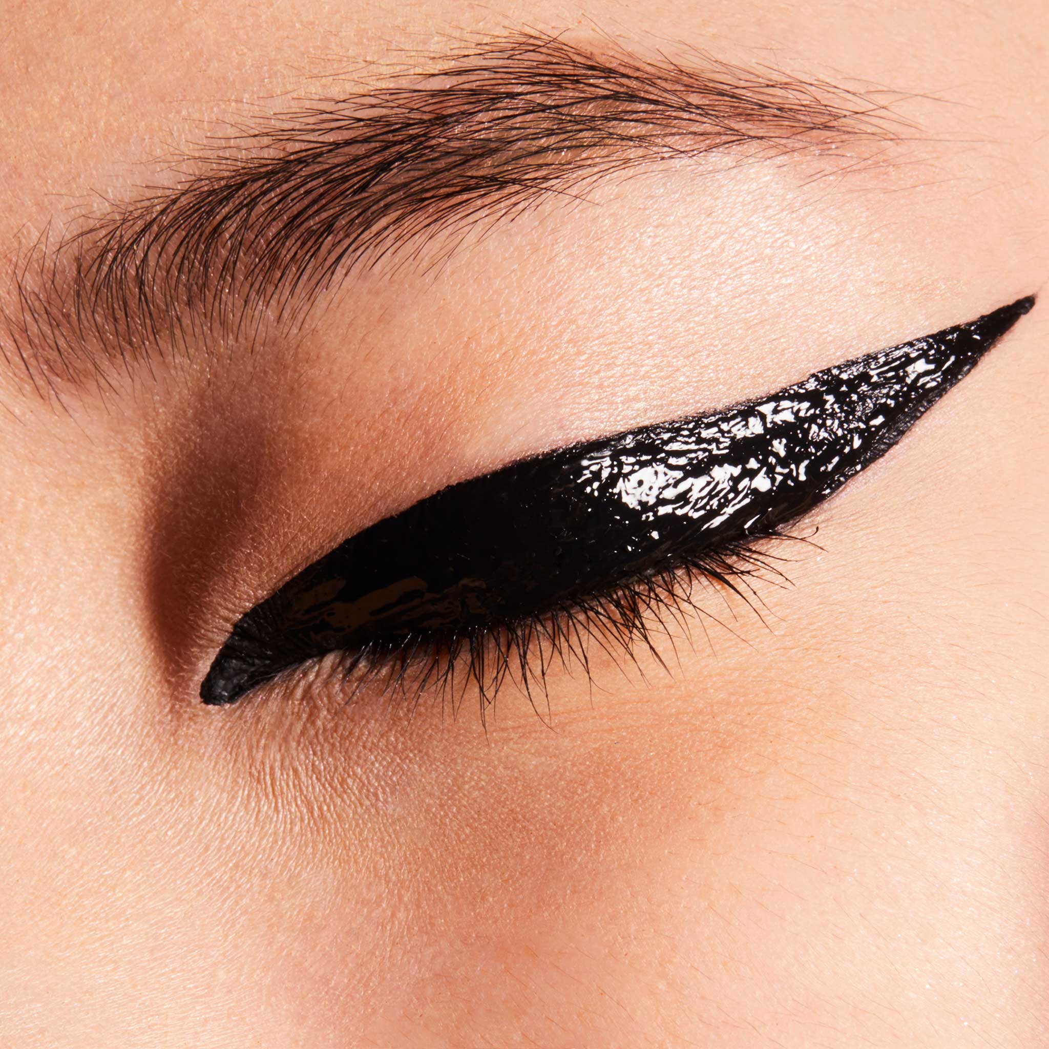 LIQUIDLAST 24-HOUR WATERPROOF LINER